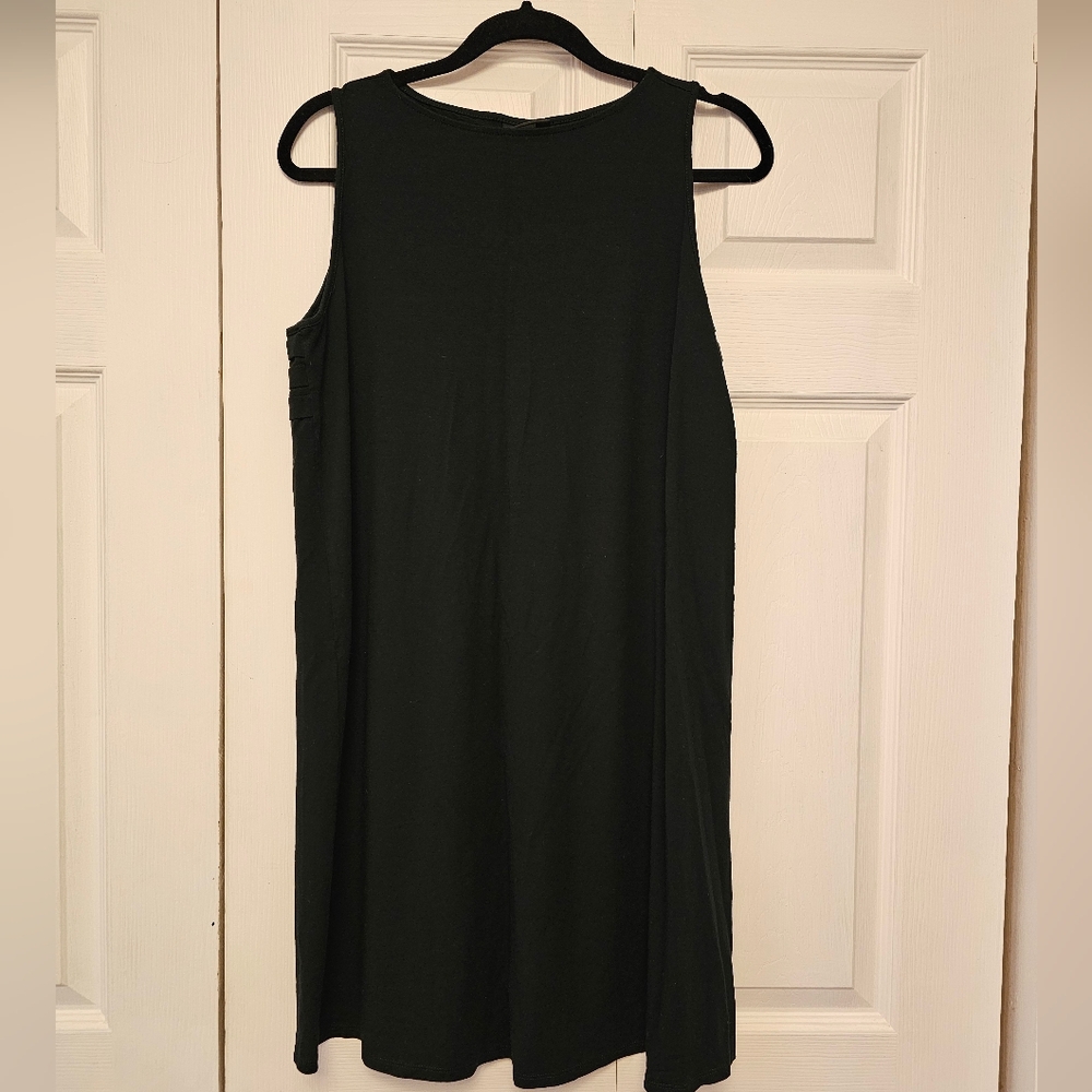 Black Sleeveless Dress